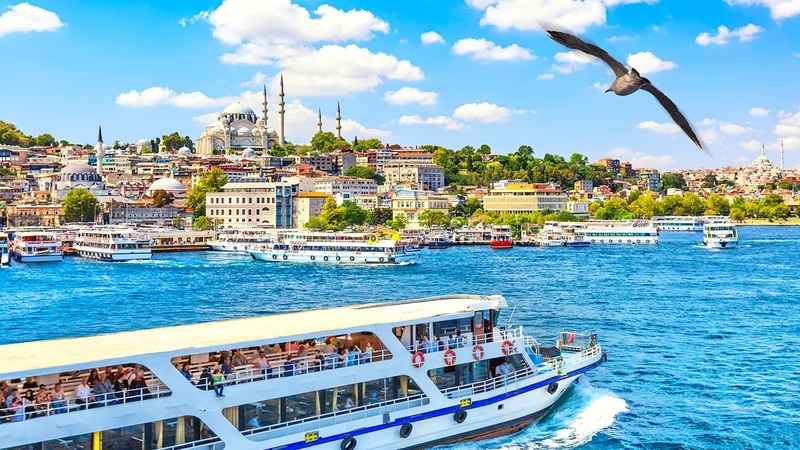 Du thuyền tại Bosphorus