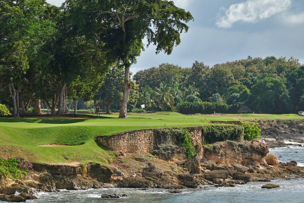 Lỗ 16 tại Sân golf Teeth of the Dog