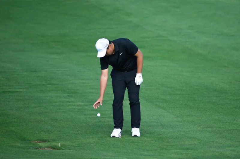 Thả bóng golf