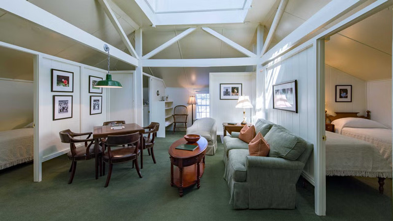 Căn phòng "Tổ Quạ" (Crow’s Nest)