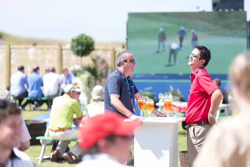 Gắn kết trên sân golf