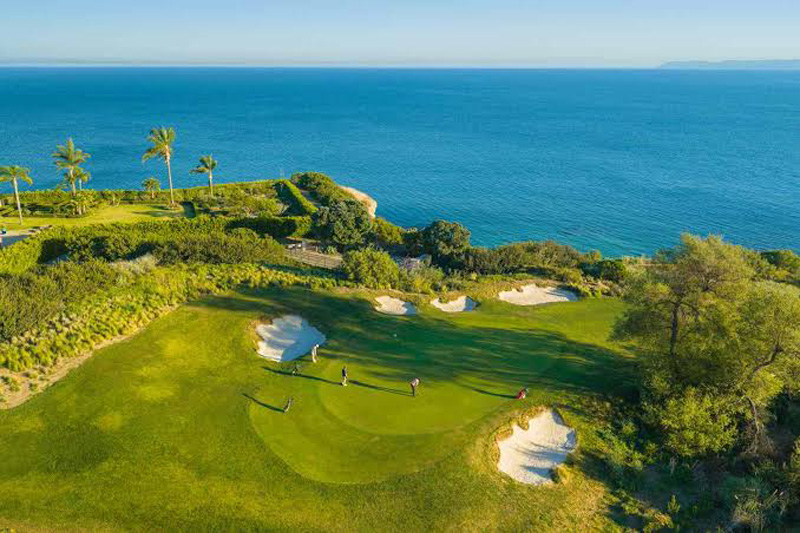 Golf ven biển