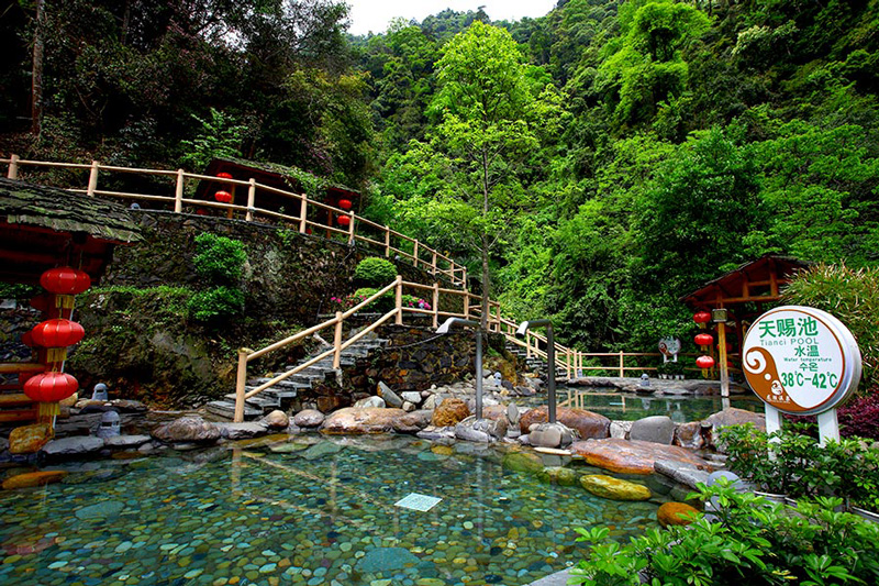 Suối nước nóng Long Thắng