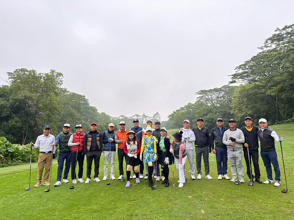 Đoàn khách AT Travel Vietnam trải nghiệm chơi golf tại Mission Hills Thâm Quyến