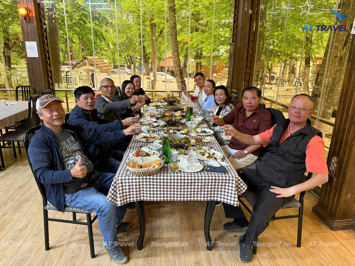 Ăn trưa tại Baku