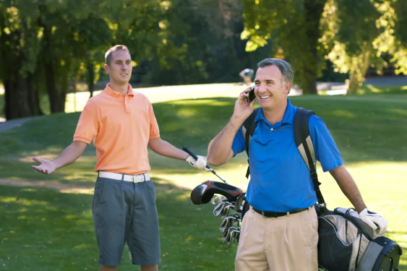 Giữ im lặng trên sân golf