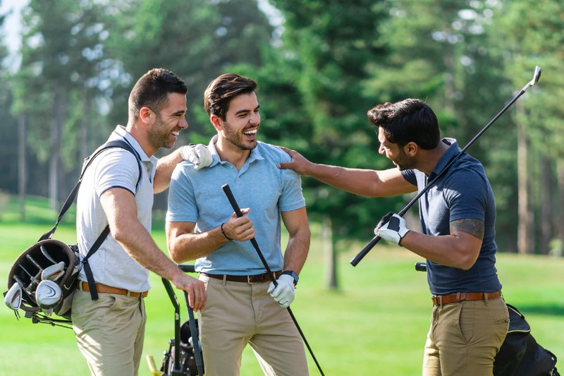 Nói chuyện trên sân golf