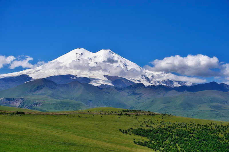 Núi Elbrus