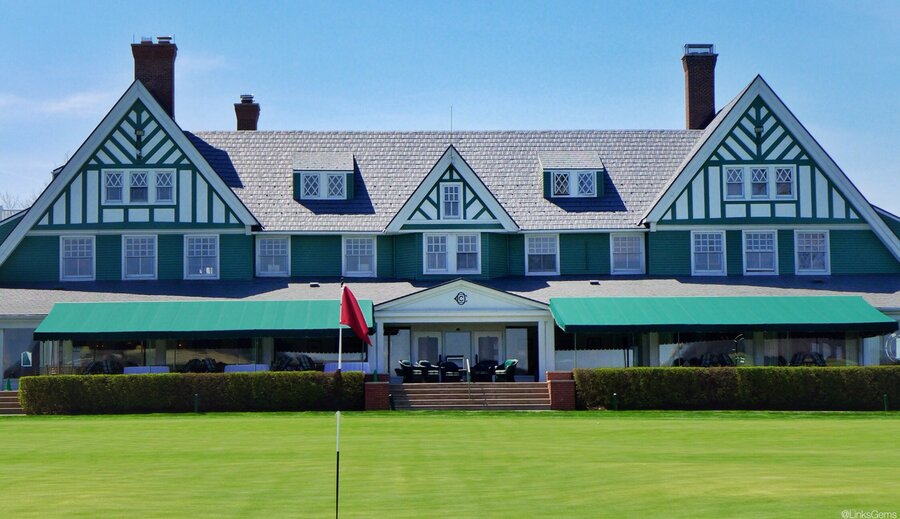 Clubhouse Oakmont Country Club