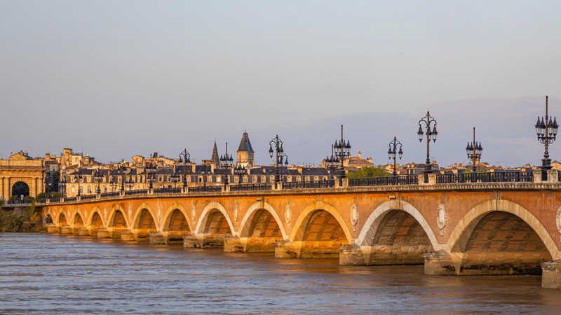 Cầu Pont de Pierre