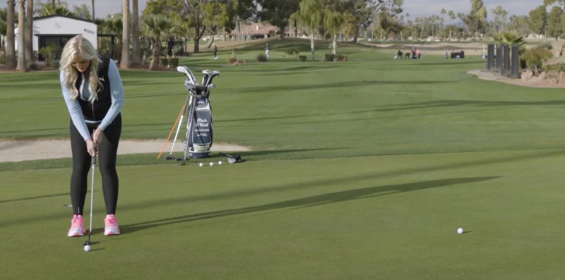 Cách putt lên dốc và xuống dốc