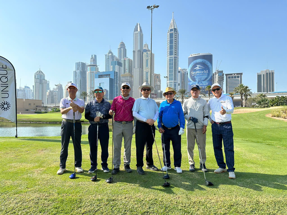 Đoàn khách AT Travel Vietnam trải nghiệm chơi golf tại Dubai