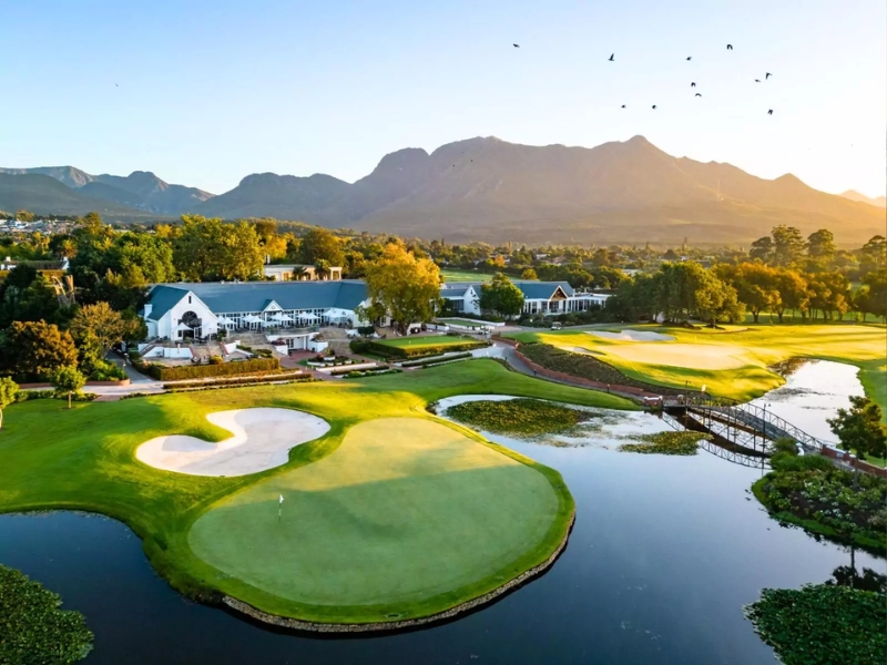 Tour golf Nam Phi