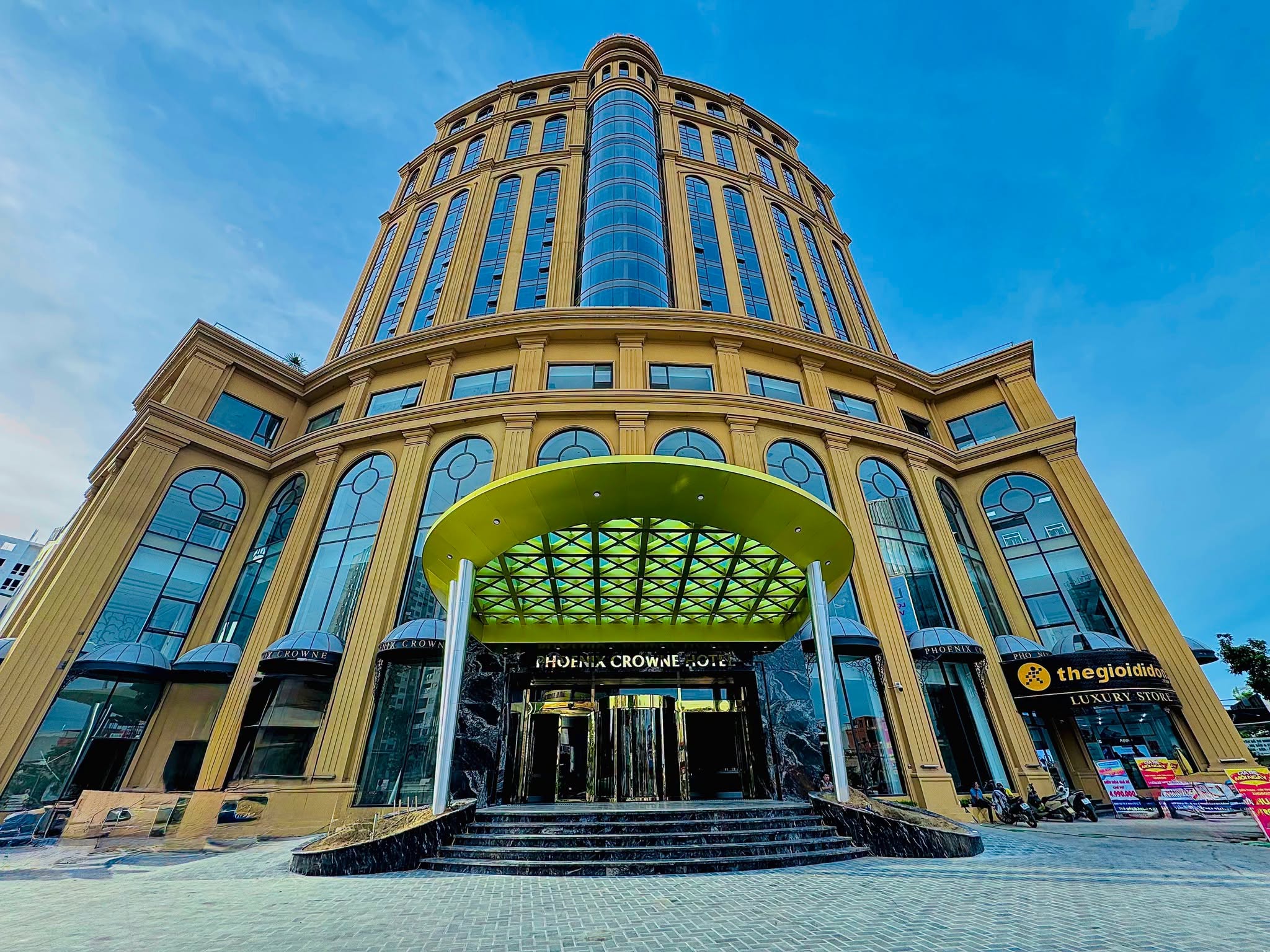 Phoenix Crowne Vinh Hotel