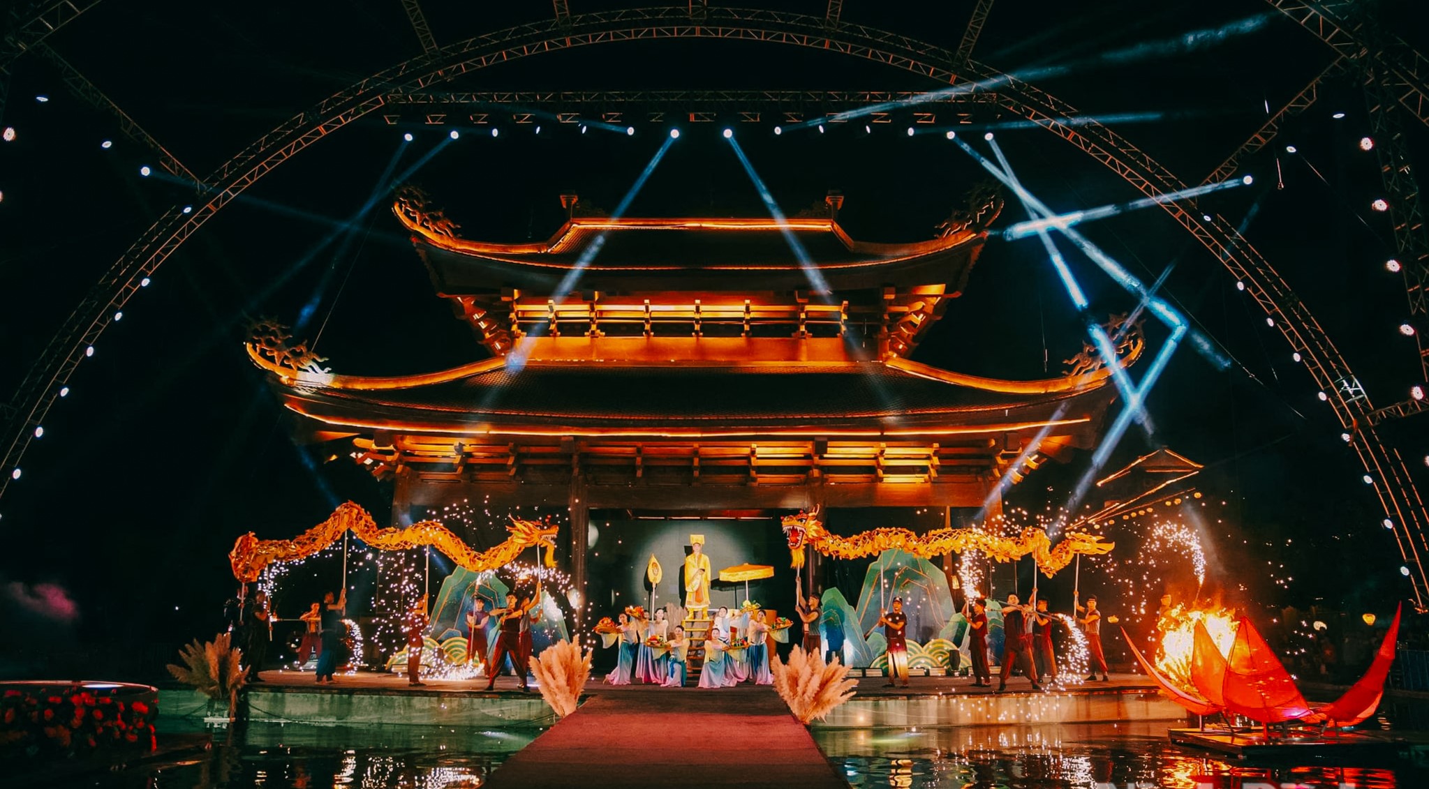 “Anh Hùng Cờ Lau” – The Reed Flag Hero Live-Action Performance
