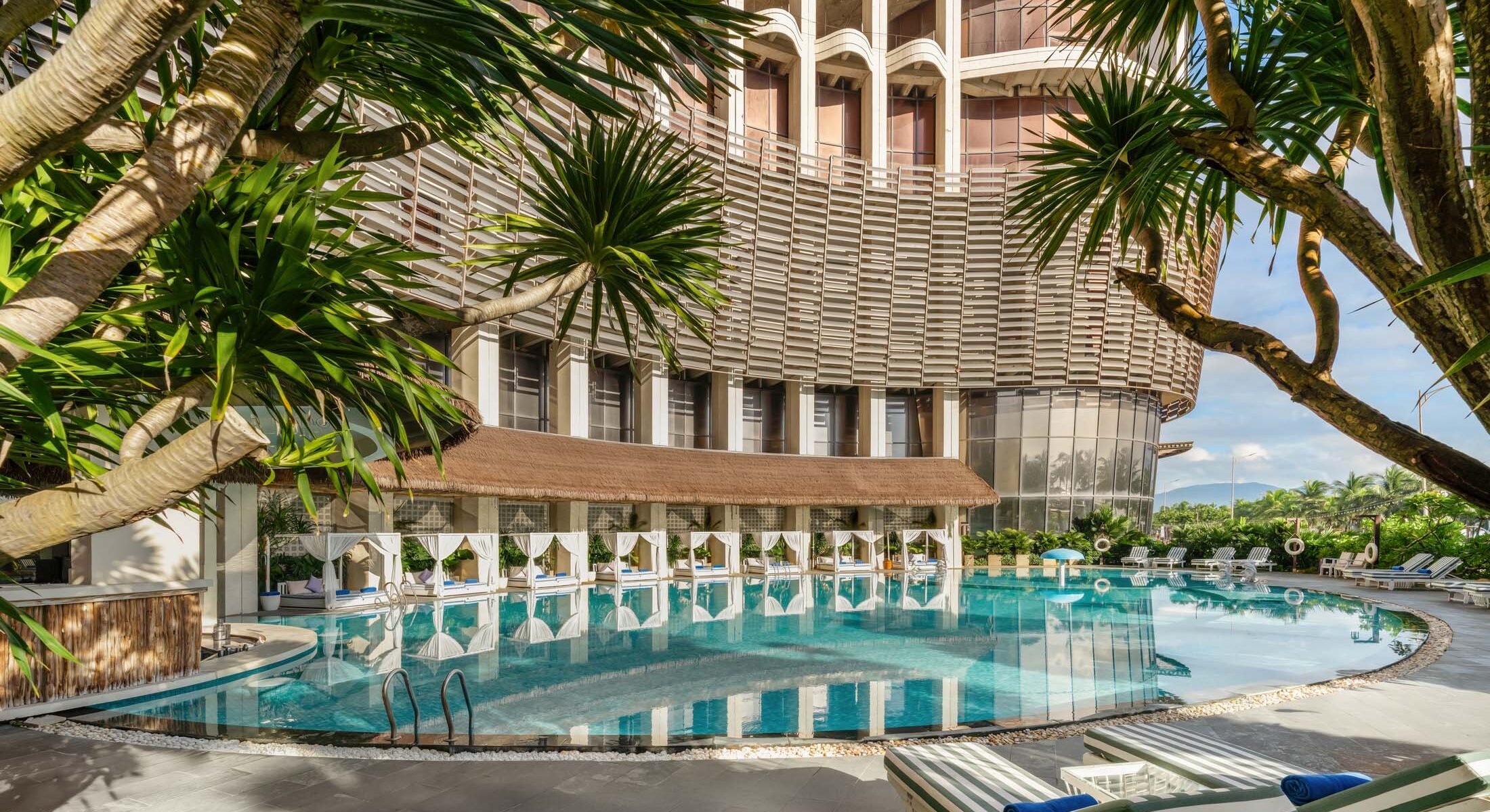 HOLIDAY BEACH HOTEL DANANG