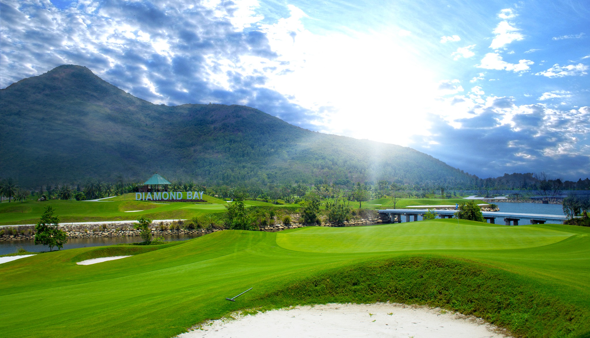 Diamond Bay Golf & Villas