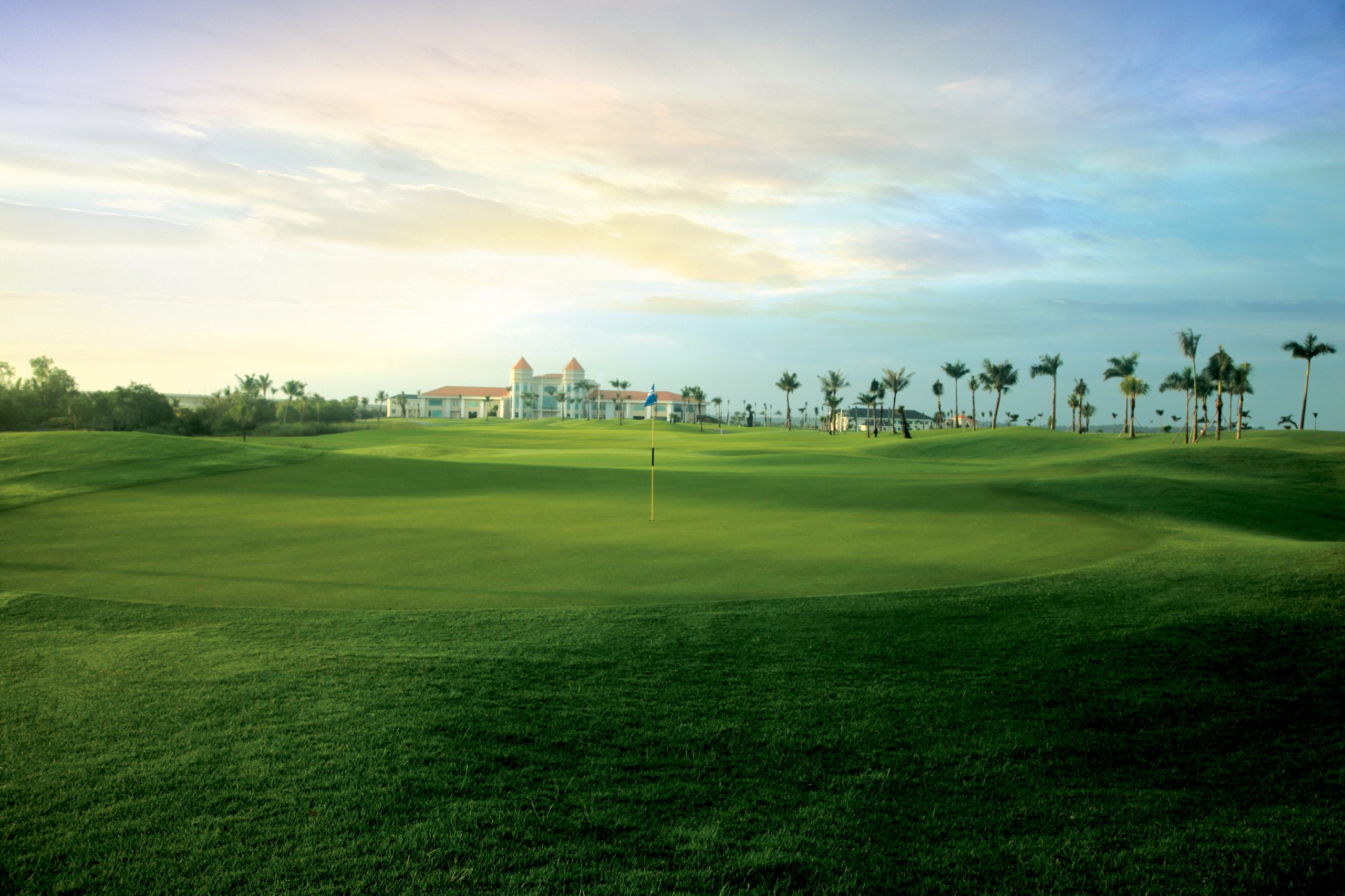 Emerald Country Club