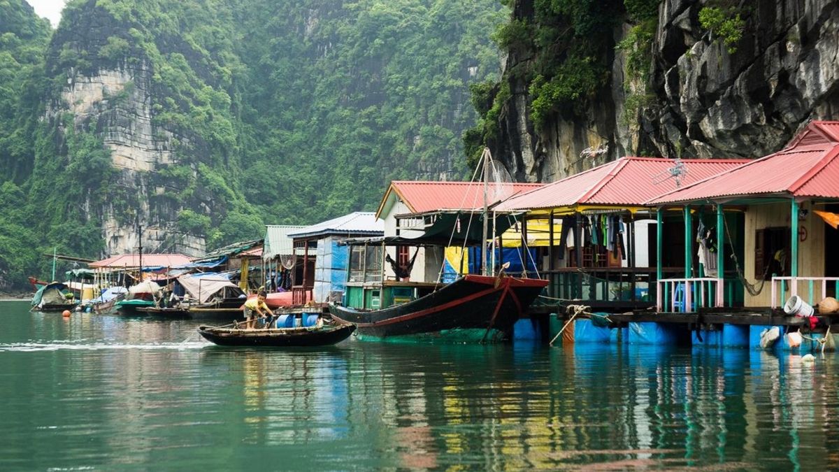 Cua Van Floating Village