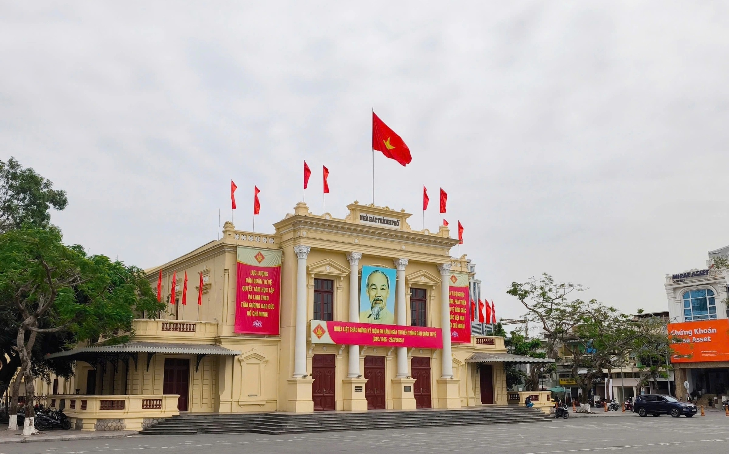 Hai Phong Opera House & French Quarter