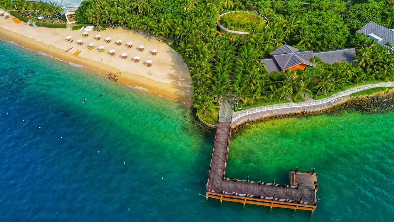 Hon Tam Island