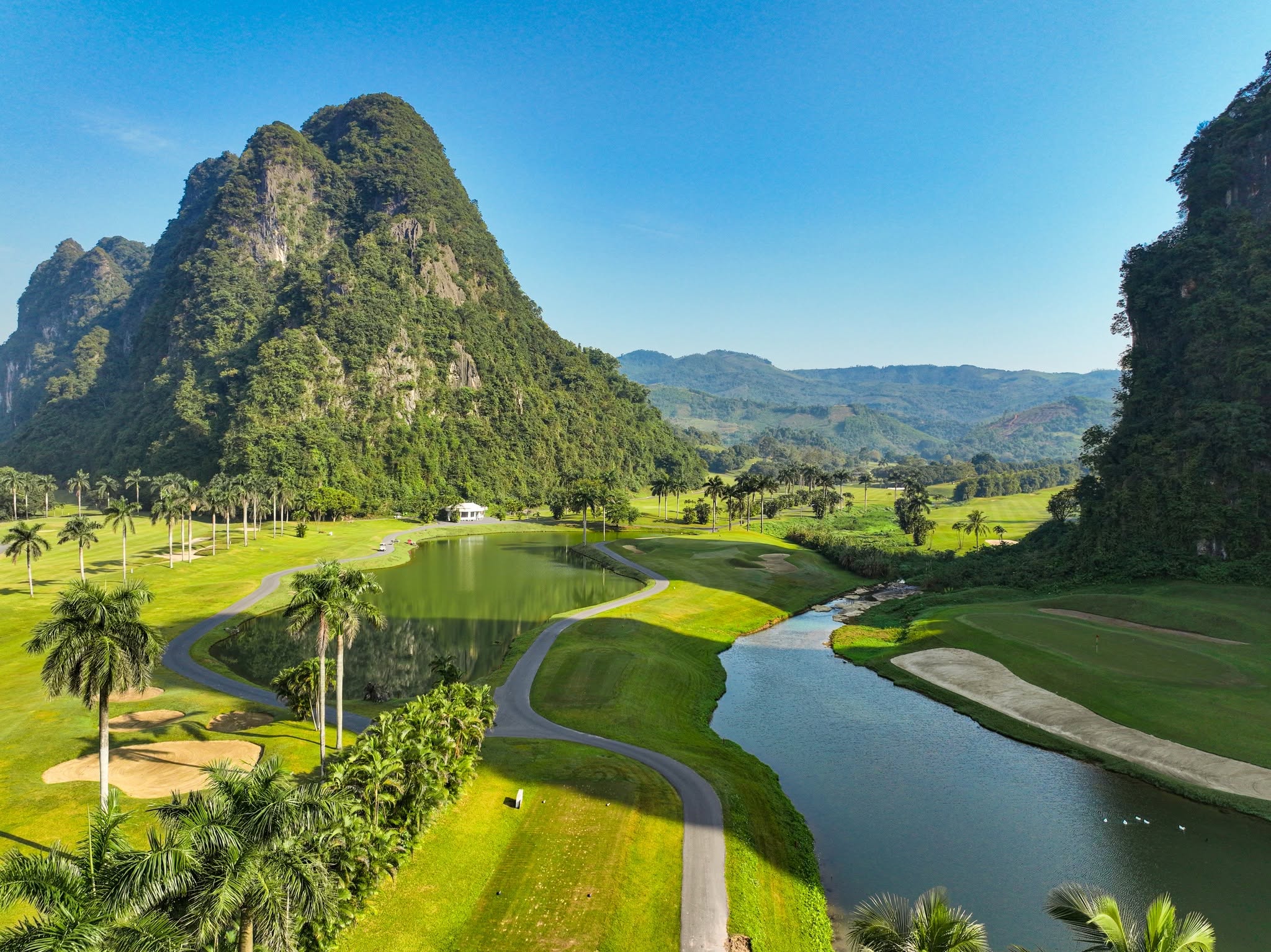 Phoenix Golf Resort