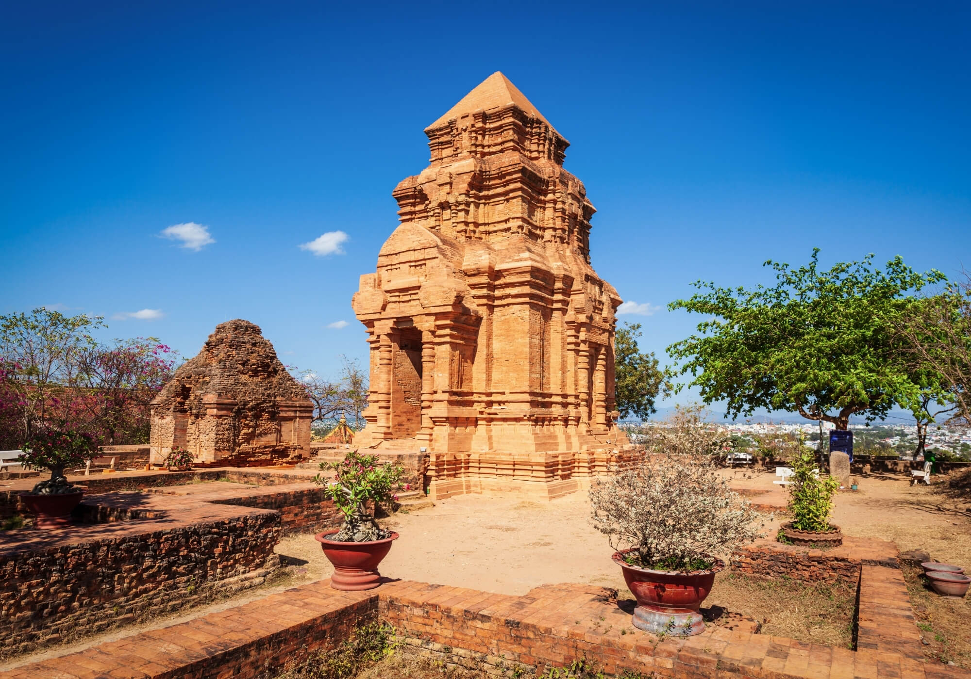 Po Sah Inu Cham Towers