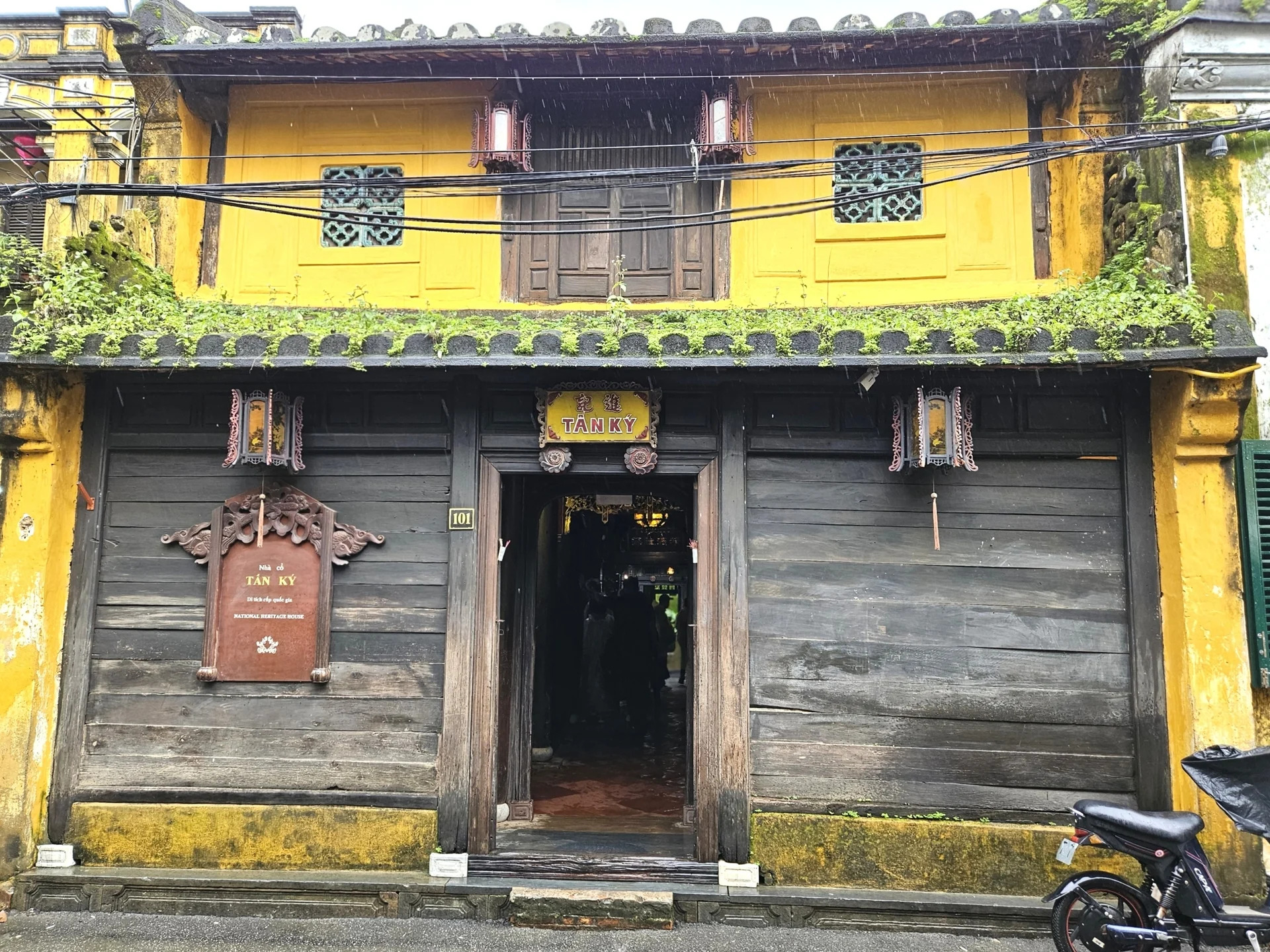 Tan Ky ancient house