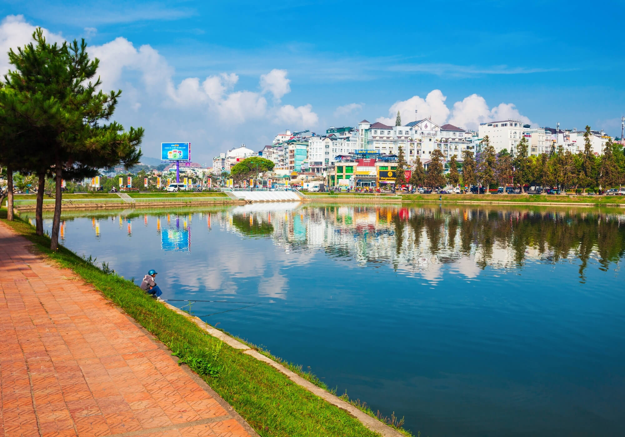 Xuan Huong Lake