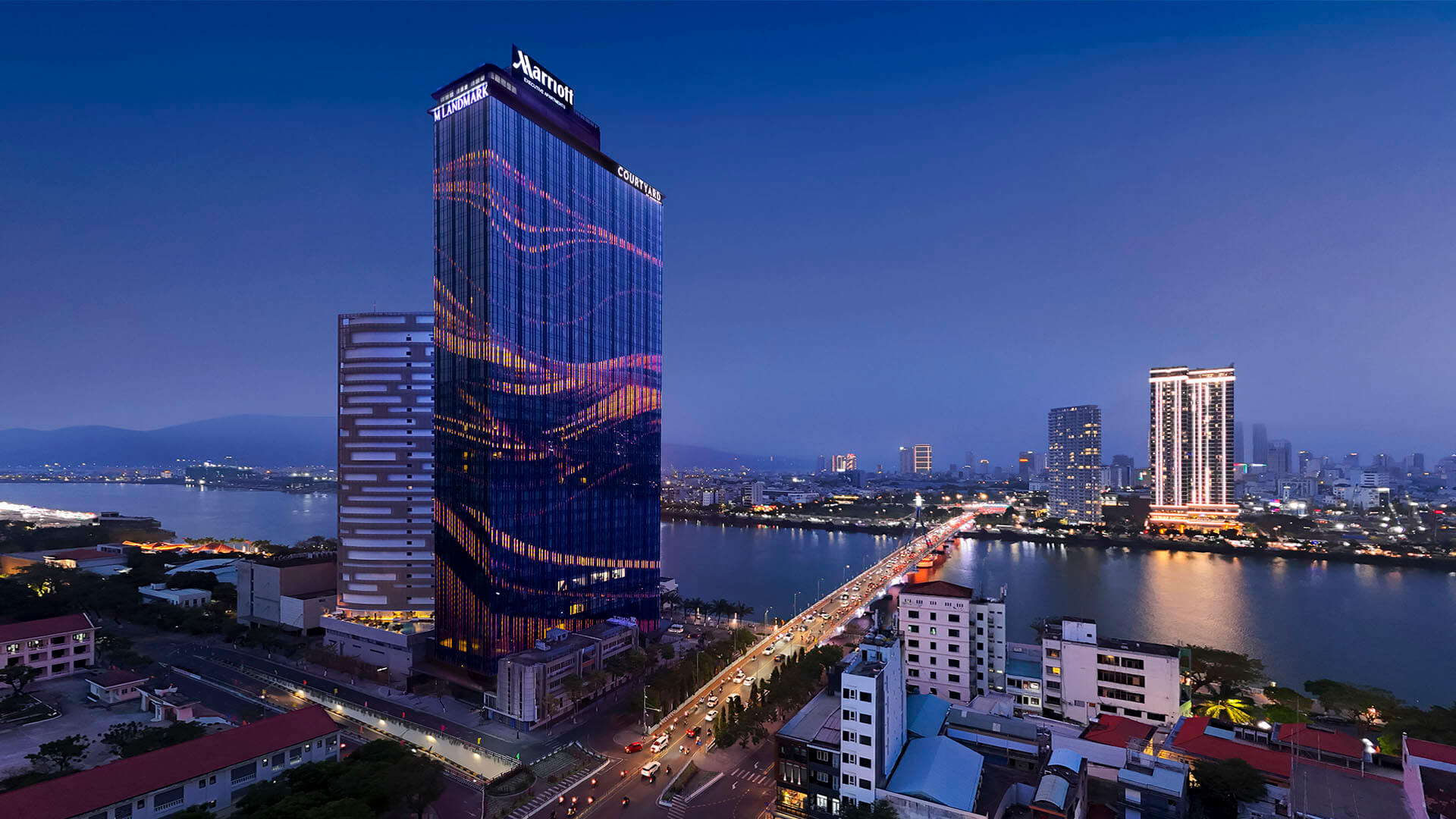 COURTYARD BY MARRIOTT DANANG HAN RIVER